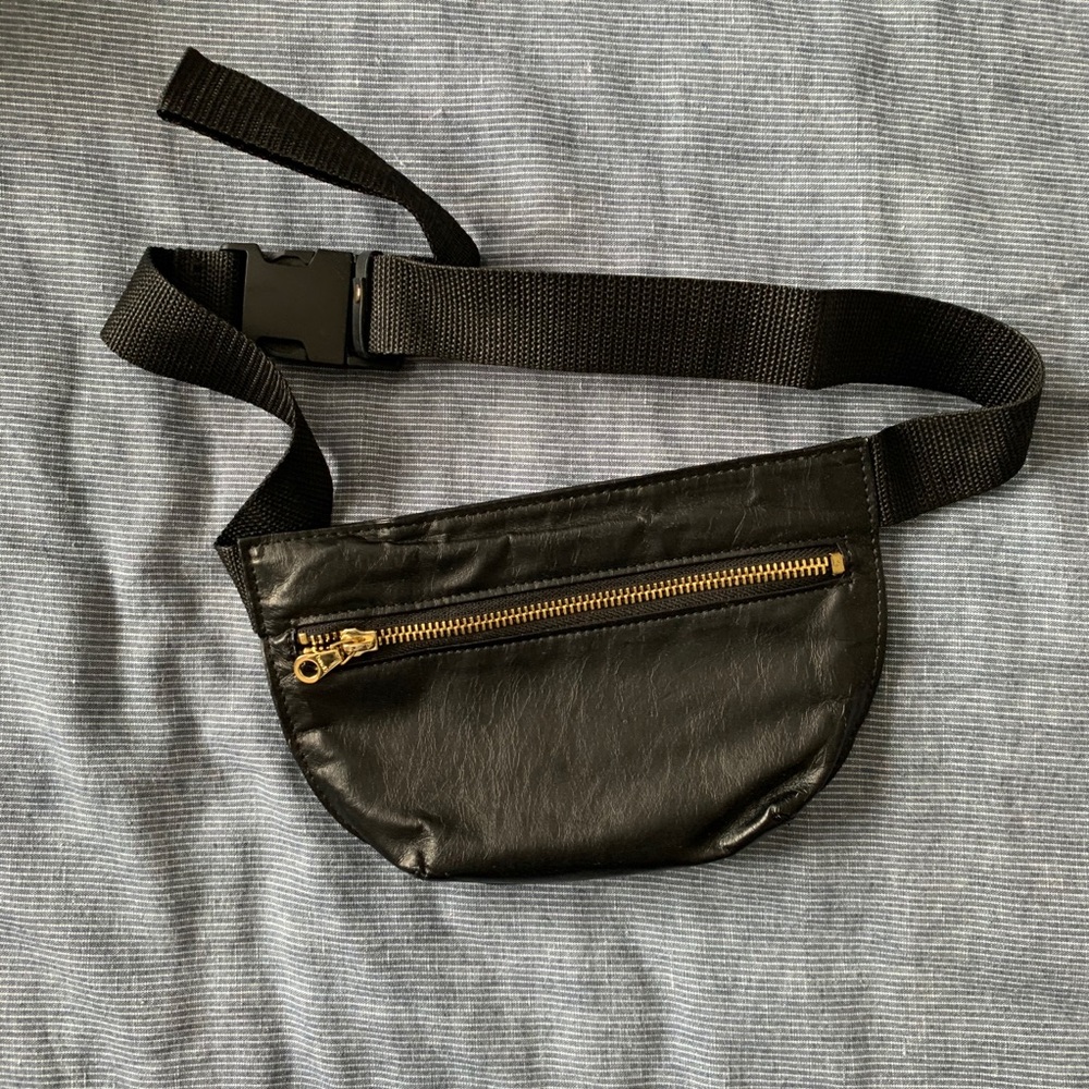 Ban.do Crossbody/ Fanny Pack Black Bag